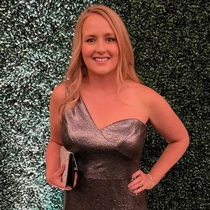 Meet your Posher, Leslie